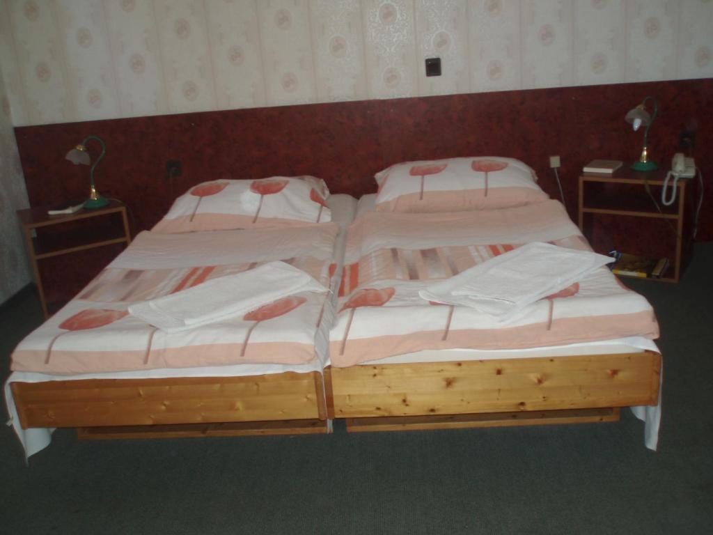Gondola Hotel Debrecen Kamer foto
